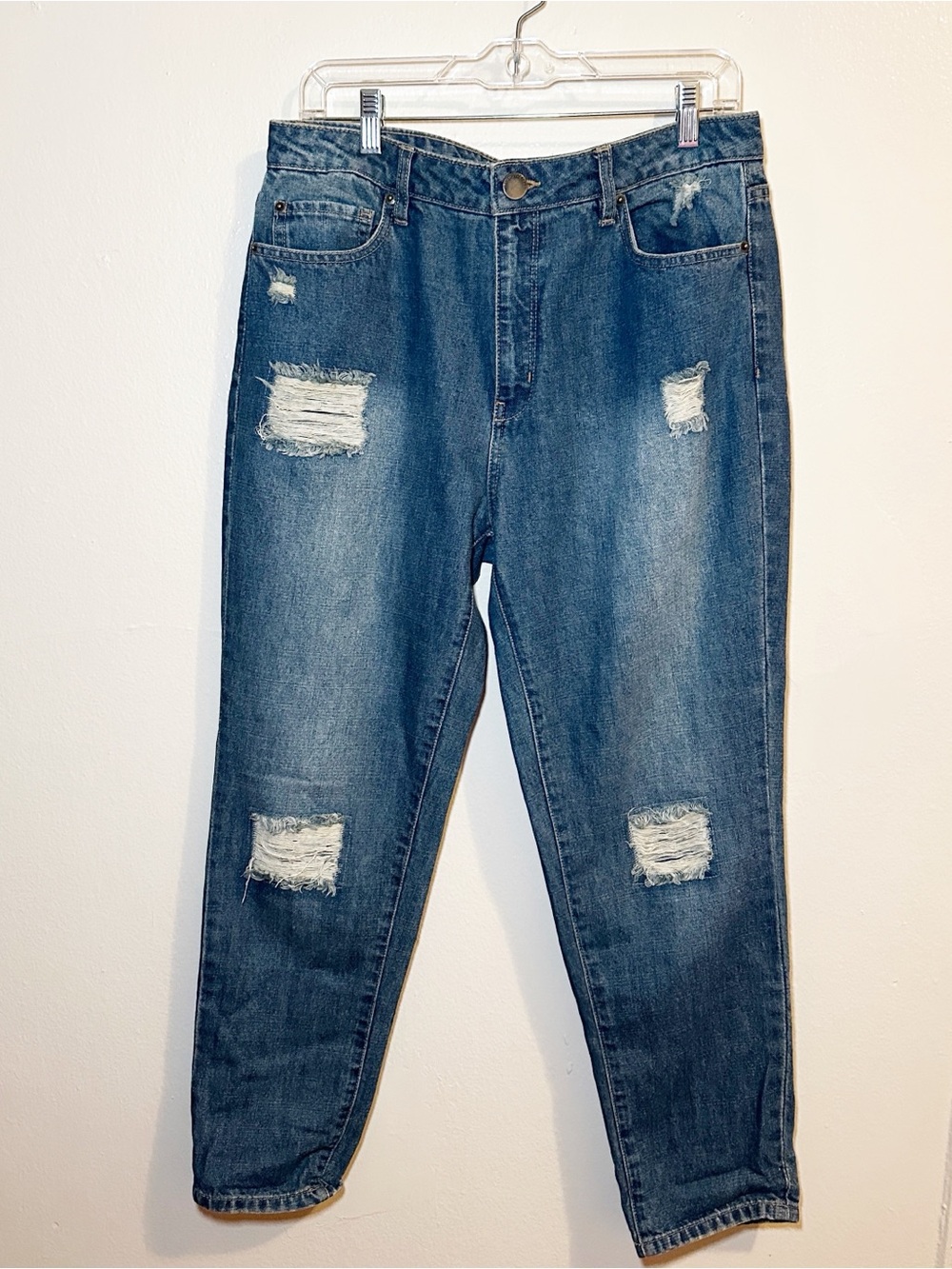 Forever 21 distressed boyfriend jeans